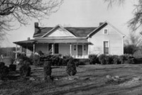 Traffic jams reportedly extended for several blocks surrounding the Hodges home (shown here, circa 1954), as some 200 reporters flocked to the scene of the meteorite crash. 