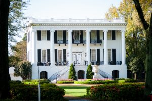 A photo of UA's President's Mansion