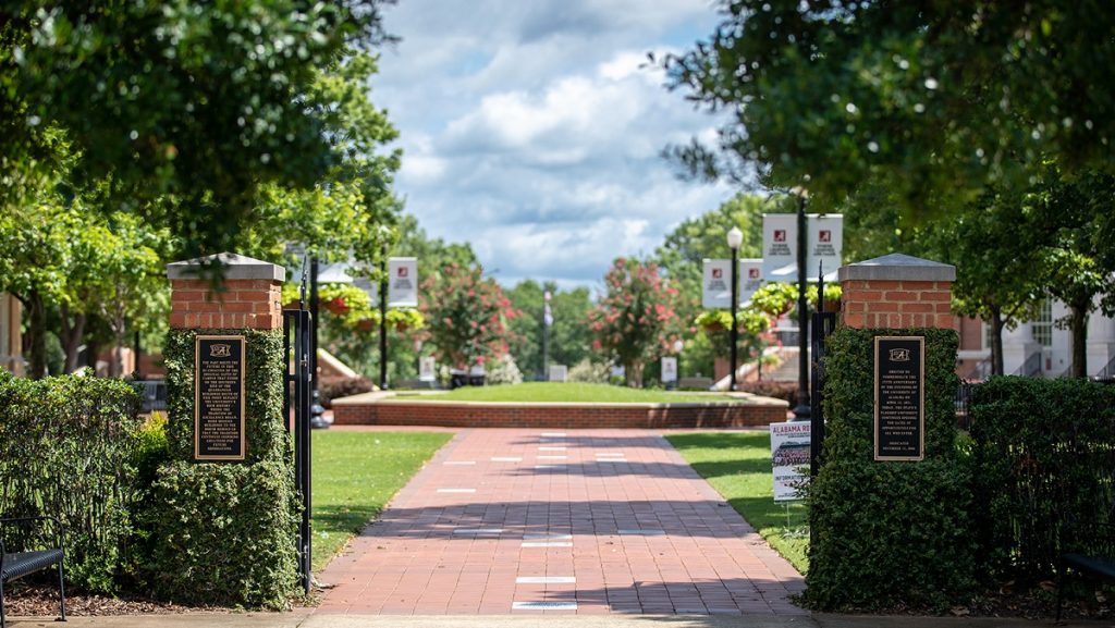 scenic view of University of Alabama campus